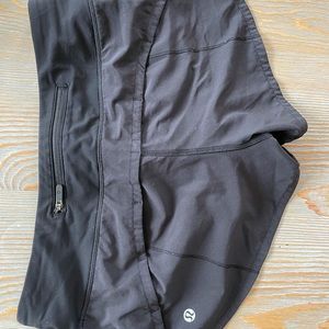 Lululemon Speed Up 2.5”. Black. Size 4